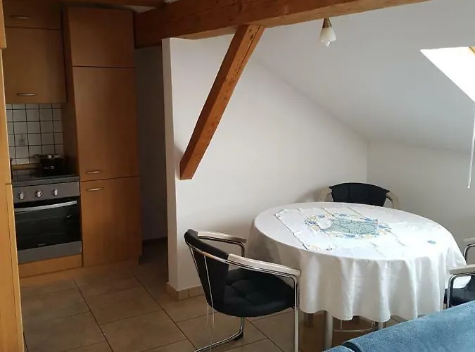 Hub Πανσιόν 3*